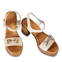 EVA FRUTOS Δερμάτινο πέδιλο με μπαρέτα και μεσαίο, φαρδύ τακούνι.